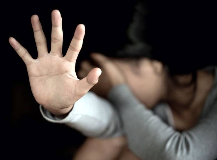 बर्थडे पार्टी में नर्स को नशा देकर रेप, वीडियो बनाकर सोशल मीडिया पर डाला