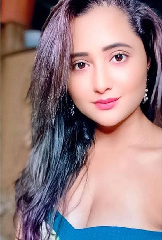 बदले अंदाज में रश्‍म‍ि ने शेयर की फोटोज, सेलेब्स ने कहा- आग लगा दी