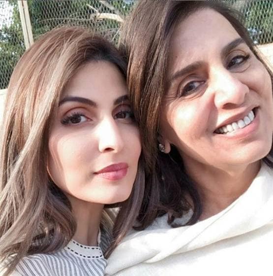 रिद्धिमा कपूर ने शेयर की नीतू-ऋषि की प्यार में डूबी फोटो, लिखी ये बात