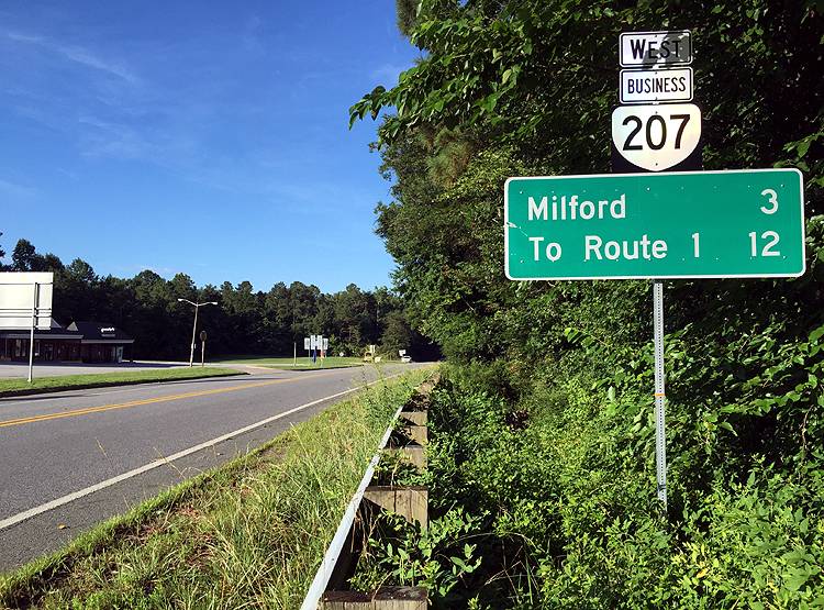 परिवार को कचरे में मिले दो बैग, खोलते ही उड़े होश, निकले 7.5 करोड़