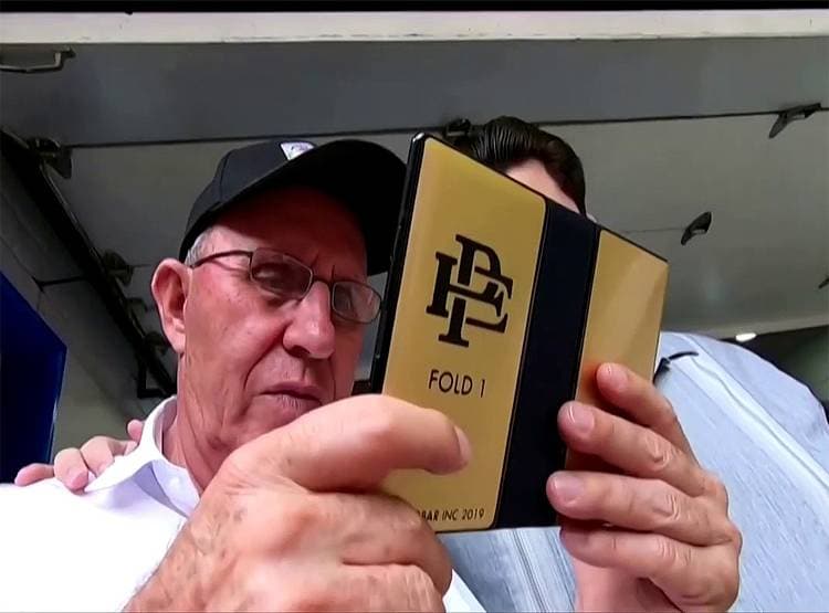 सबसे बड़े ड्रग तस्कर के भाई का iPhone हैक, एपल पर किया अरबों का केस