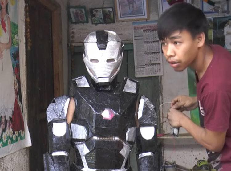 कबाड़ से किया जुगाड़, इस युवक ने बना दिया आयरन मैन का सूट
