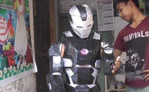 कबाड़ से किया जुगाड़, इस युवक ने बना दिया आयरन मैन का सूट