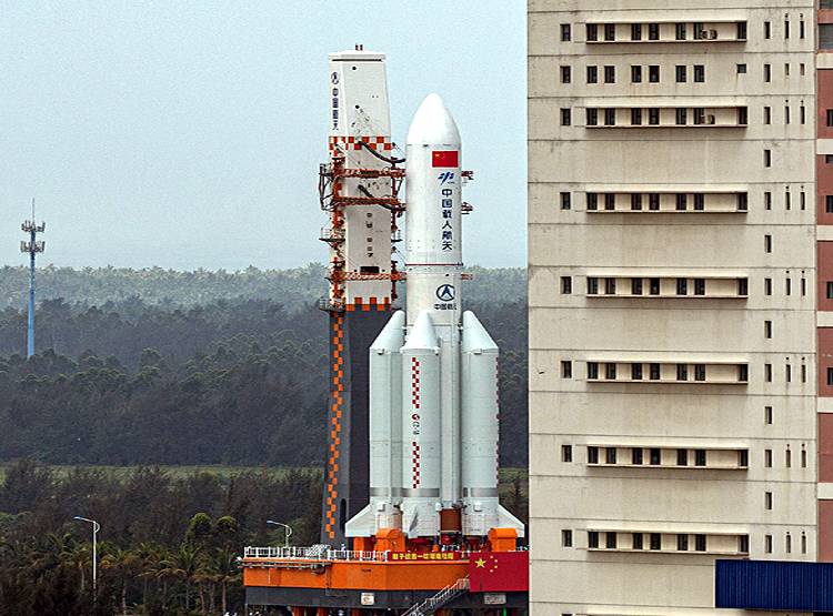 न्यूयॉर्क के ऊपर से गुजरते हुए अटलांटिक महासागर में गिरा चीन का रॉकेट