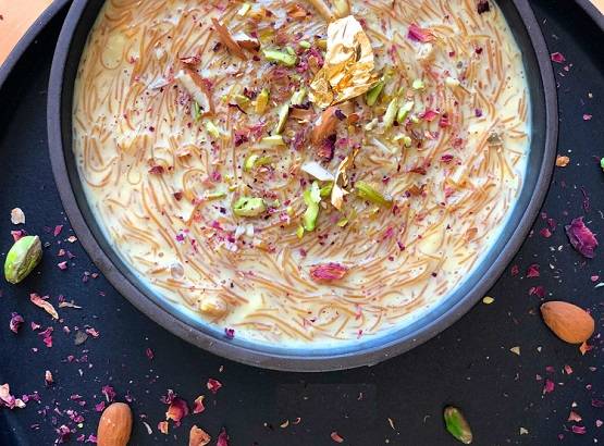 ईद: भारत-पाक में सेवइयां की मिठास, कई देशों में बनती हैं ये खास डिश