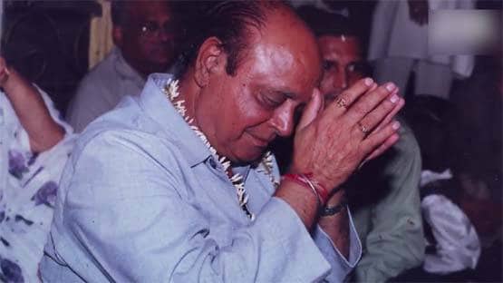 रामायण: रामानंद सागर ने कौवे के आगे जोड़े हाथ, कहा- संकट में हूं, शूट करवा दो