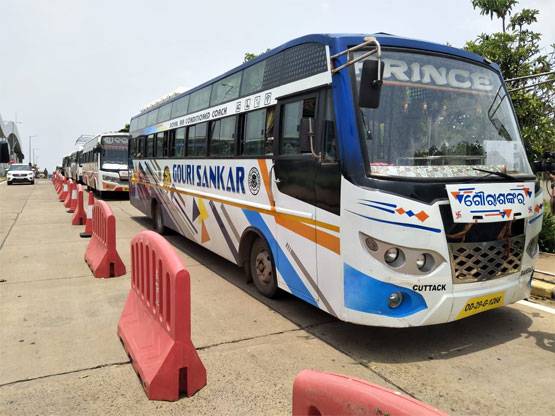 केरल में फंसीं 177 महिला मजदूरों को सोनू सूद ने फ्लाइट से भेजा घर