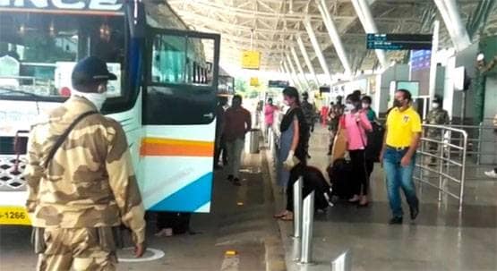 केरल में फंसीं 177 महिला मजदूरों को सोनू सूद ने फ्लाइट से भेजा घर