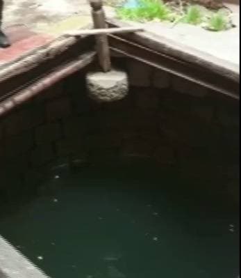 मुसीबत बना मुगलकालीन कुआं, लॉकडाउन में अचानक बढ़ने लगा जलस्तर