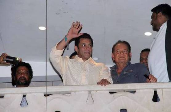 कोरोना: ईद पर फैला सन्नाटा, बीते साल बॉलीवुड के तीनों खान ने यूं मनाया था जश्न