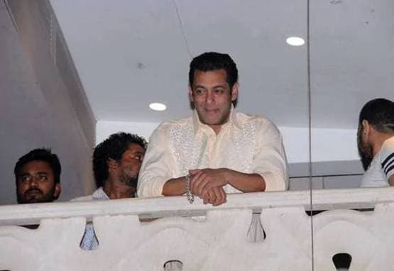 कोरोना: ईद पर फैला सन्नाटा, बीते साल बॉलीवुड के तीनों खान ने यूं मनाया था जश्न