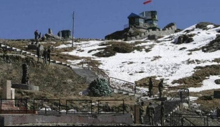 लद्दाख में चीनी सेना ने भारतीय जवानों पर बरसाए पत्थर, मिला माकूल जवाब