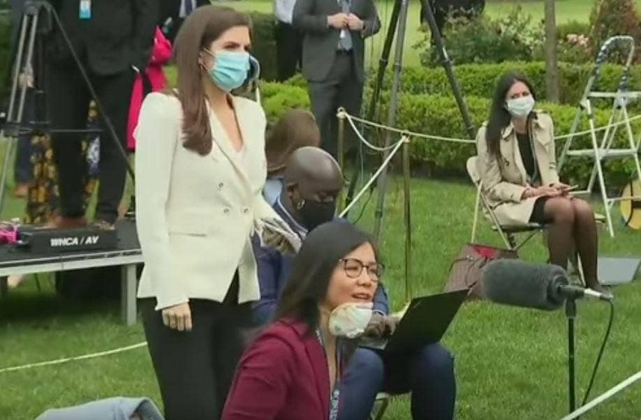 महिला रिपोर्टर ने पूछा ऐसा सवाल, भड़के ट्रंप छोड़ गए प्रेस कॉन्फ्रेंस