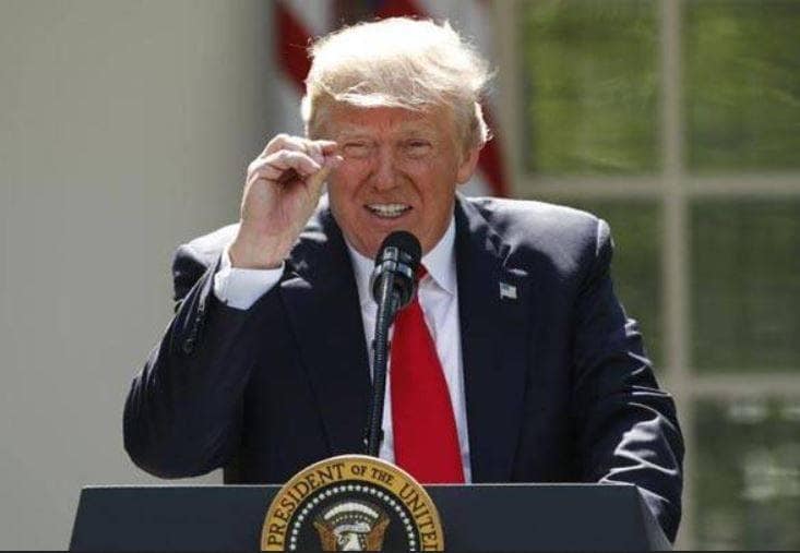 ट्रंप की प्रेस सेक्रेटरी ने लीक की उनके बैंक खातों की जानकारी