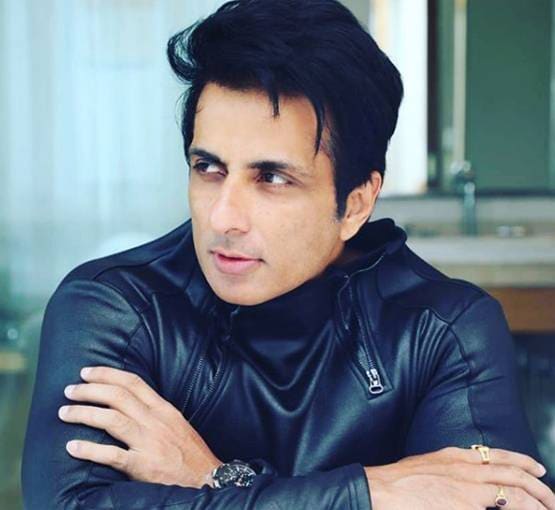 सोनू सूद बने मजदूरों के मसीहा, एक्टर की तारीफ में वायरल हुए ये फनी मीम्स