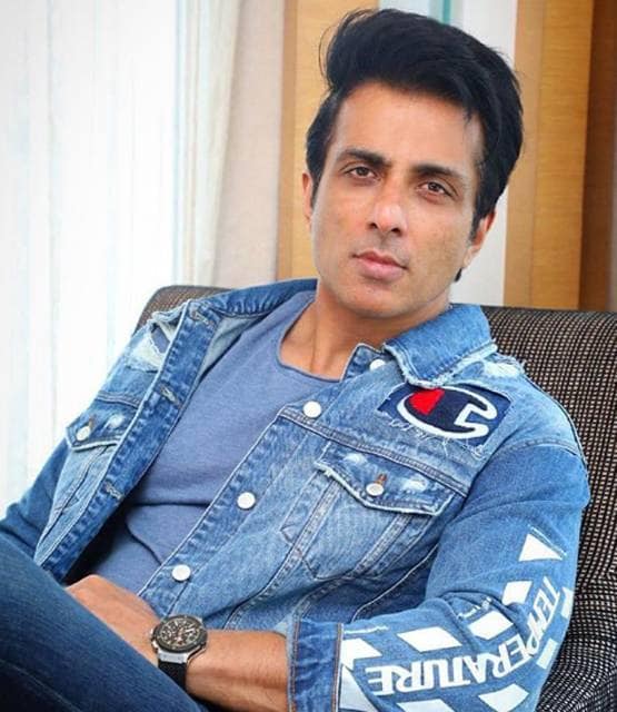 सोनू सूद बने मजदूरों के मसीहा, एक्टर की तारीफ में वायरल हुए ये फनी मीम्स