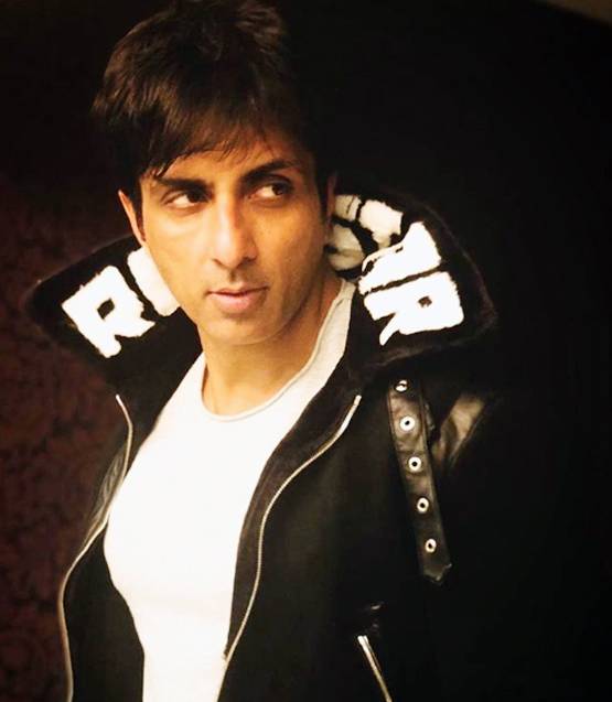 सोनू सूद बने मजदूरों के मसीहा, एक्टर की तारीफ में वायरल हुए ये फनी मीम्स