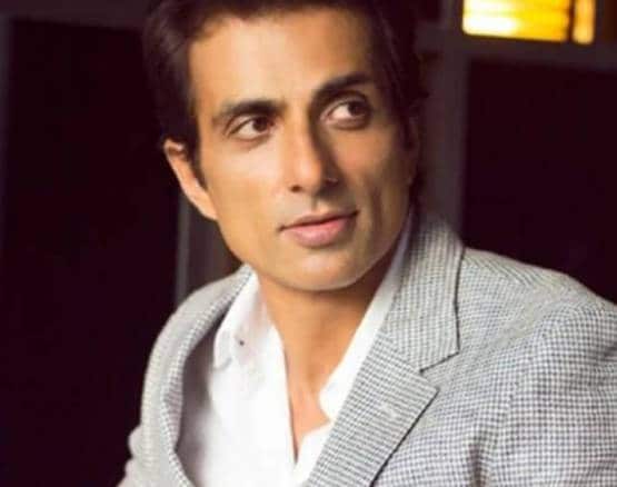 सोनू सूद बने मजदूरों के मसीहा, एक्टर की तारीफ में वायरल हुए ये फनी मीम्स