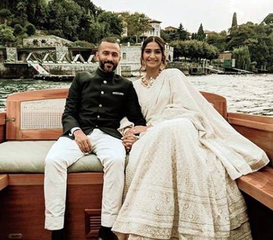 सोनम कपूर को एनिवर्सरी पर पति ने दिया खास गिफ्ट, खुशी से झूमीं एक्ट्रेस