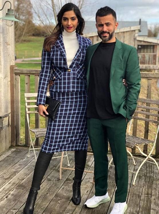 सोनम कपूर को एनिवर्सरी पर पति ने दिया खास गिफ्ट, खुशी से झूमीं एक्ट्रेस