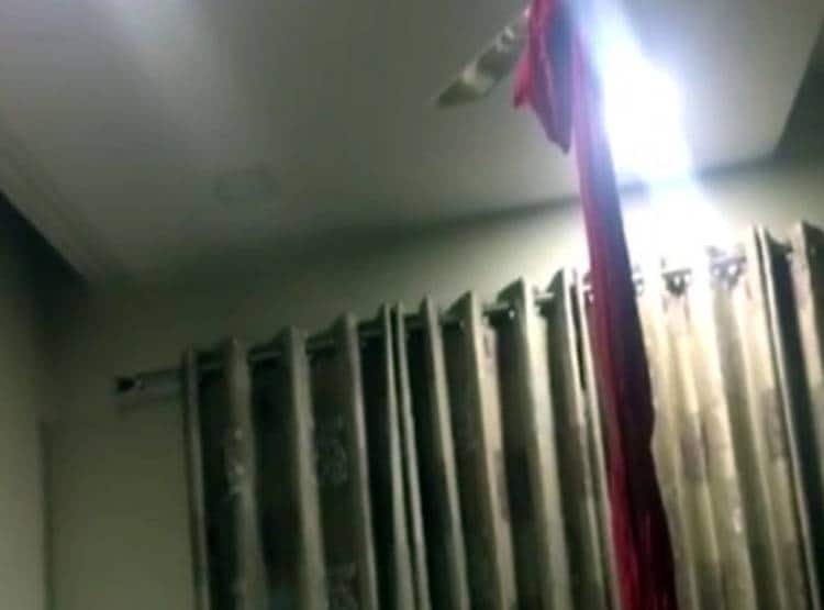 नौकरी के लिए कहा तो लेक्चरर पत्नी ने किया सुसाइड, पति भी ट्रेन से कटा