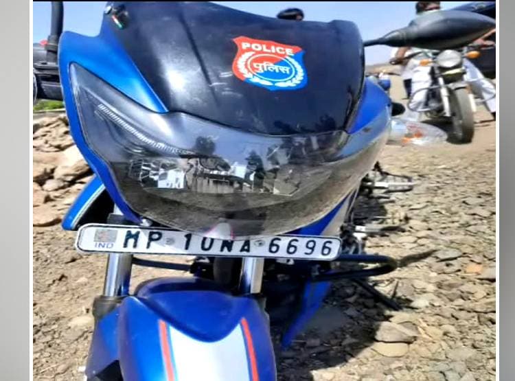 पुलिसकर्मी ने नहर में लगाई छलांग, Whatsapp पर लिखा- 'आत्मा' से परेशान हूं