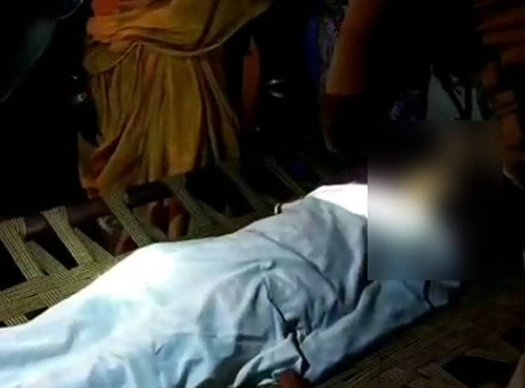 1 का गला काटा, 2 बच्चों के पैर बांध कुएं में फेंका, फिर खुद दे दी जान