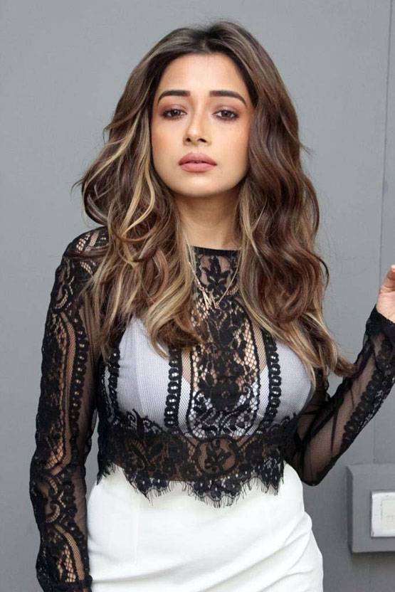 उतरन फेम टीना दत्ता के लिए वेकेशन बना लॉकडाउन, सीख रही हैं योग भी