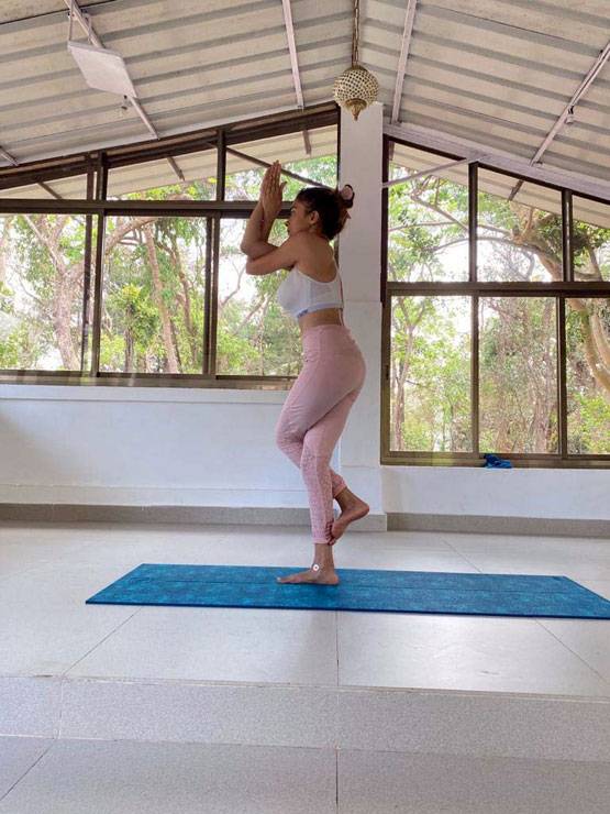 उतरन फेम टीना दत्ता के लिए वेकेशन बना लॉकडाउन, सीख रही हैं योग भी