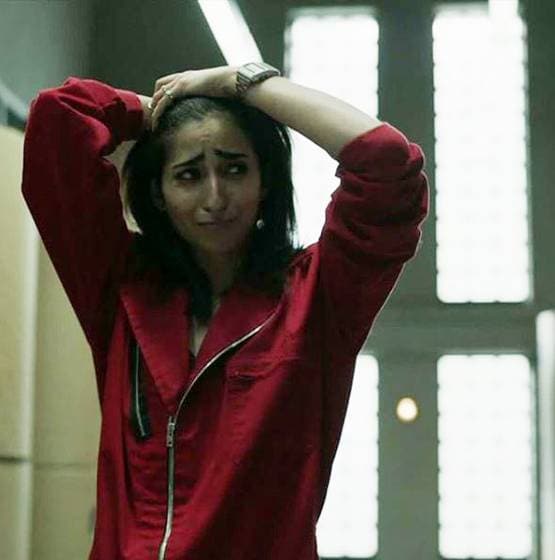 गांव में साड़ी पहने नजर आईं मनी हाईस्ट की एक्ट्रेस, जानें क्या है माजरा