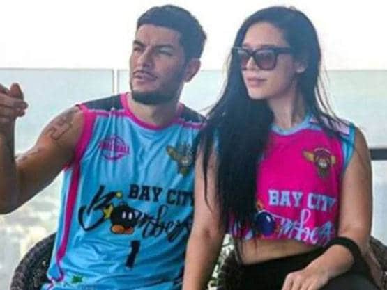 बॉयफ्रेंड संग रोमांटिक हुई कृष्णा श्रॉफ, KISS करते हुए शेयर की फोटोज