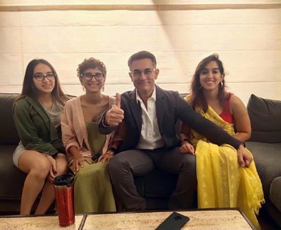 पत्नी-बेटी संग आमिर खान की मूवी नाइट, फ्लॉन्ट किए ग्रे हेयर