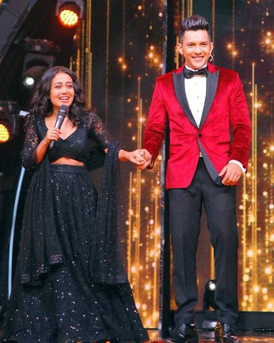 लॉकडाउन के बाद आदित्य नारायण का साथ चाहती हैं नेहा कक्कड़? शेयर की तस्वीर