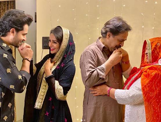 दीपिका ने पति संग दिया रोमांटिक पोज, एक्ट्रेस के सास-ससुर का भी दिखा प्यार