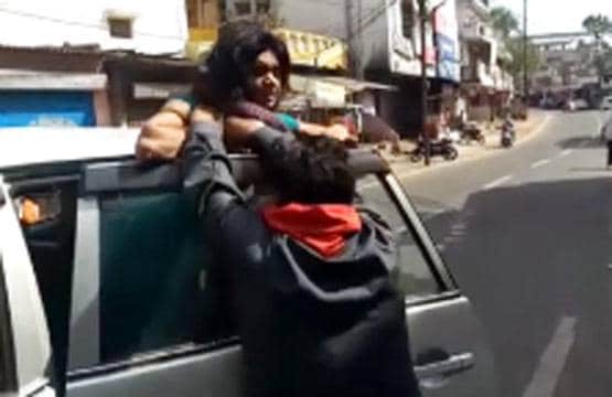 कार में जबरदस्ती लड़की को बिठाने का वीडियो वायरल, सामने आई ये सच्चाई