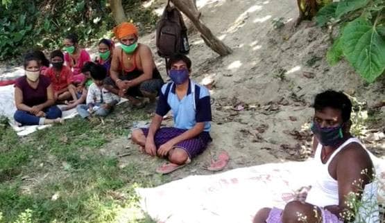प्रशासन ने नहीं किया क्वारनटीन, मजदूर जंगल में रहने को मजबूर
