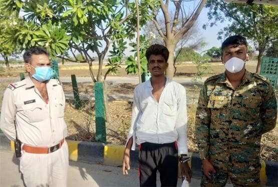 लॉकडाउन: घर में नहीं था राशन तो बना चोर, पुलिस ने पकड़ा तो..