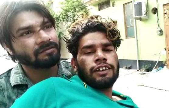 यूपी पुलिस पर आरोप, मोबाइल चोरी की शिकायत करने वाले को बेरहमी से पीटा