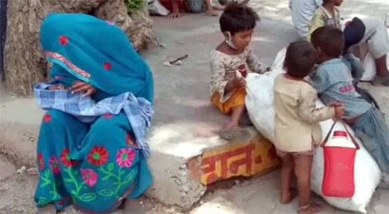 रास्ते में पैदा हुआ मजदूर महिला का बच्चा, 170 KM चलने के बाद मिली मदद
