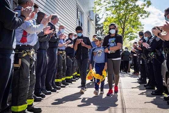 मुंबई और न्यूयॉर्क में 12530 किमी की दूरी, फ‍िर भी क्यों हो रही दोनों की तुलना