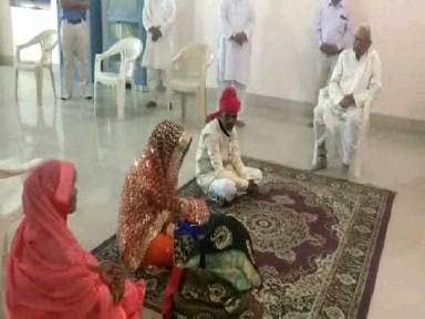 खाना बांटते-बांटते भीख मांगने वाली लड़की से हुआ प्यार, युवक ने की शादी