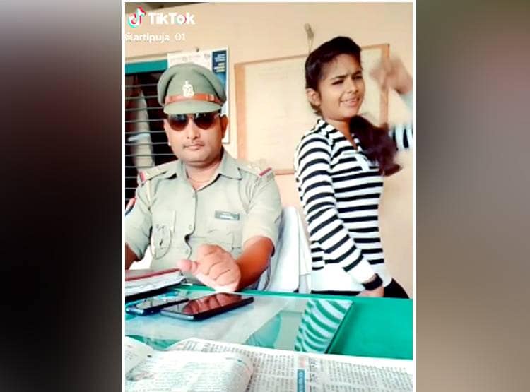 'रपट लिख लो न...' गाने पर बना TikTok, वायरल हुआ तो नपे दारोगा