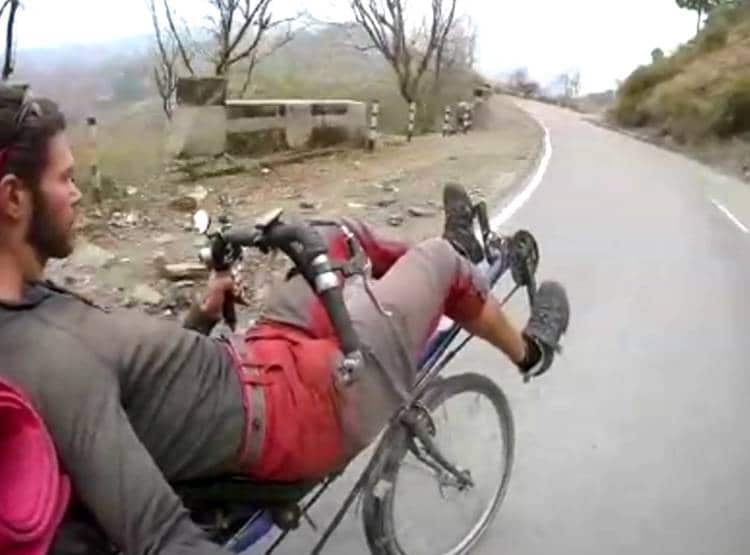11 देशों की यात्रा पर साइकिल से निकला टूरिस्ट लॉकडाउन में फंसा तो...