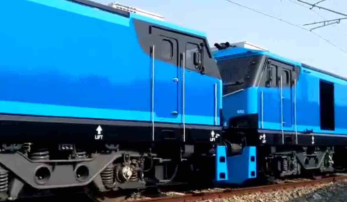 सबसे शक्तिशाली स्वदेशी AC इंजन का ट्रायल, रेलवे ने कहा- गर्व का पल!