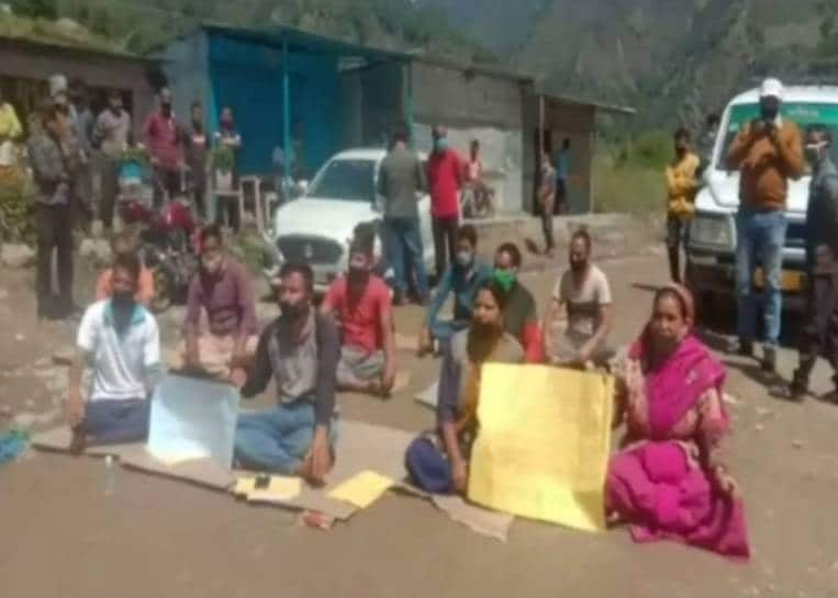 उत्तराखंड: सरकारी गाड़ी लेकर बिना पास के पहुंचे मंत्री के बेटे, हंगामा