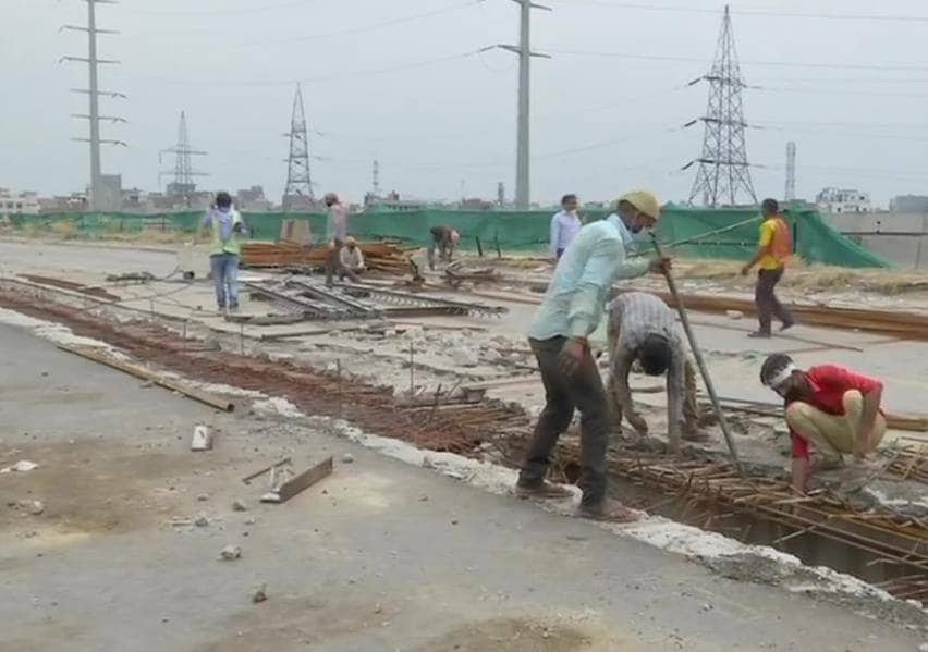 योगी सरकार का 20 लाख रोजगार का प्लान, मुंबई-दिल्ली नहीं लौटेंगे मजदूर?