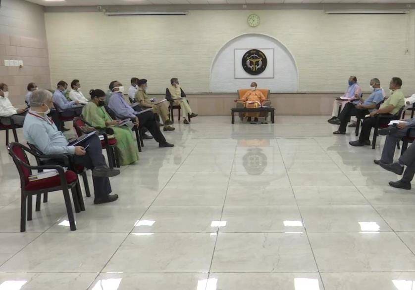 योगी सरकार का 20 लाख रोजगार का प्लान, मुंबई-दिल्ली नहीं लौटेंगे मजदूर?