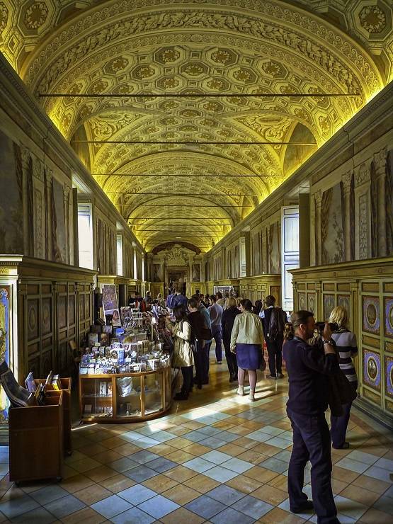 कोरोना के डर से घूमने पर पाबंदी, घर बैठे करें वर्चुअल दुनिया की सैर