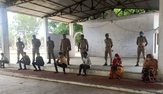 प्रेमी के साथ पकड़ी गई पत्नी, करवाई पति की हत्या, कुत्ते ने पहुंचाया जेल