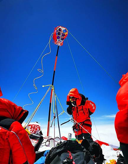 चीन ने फिर नाप डाला माउंट एवरेस्ट, ऊंचाई 4 मीटर कम होने का दावा!